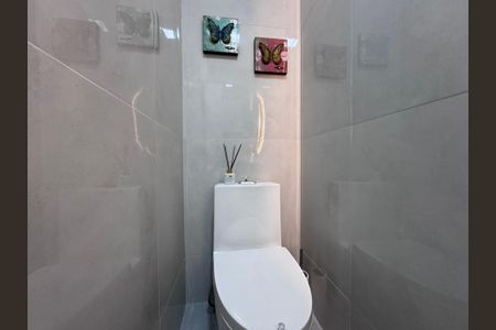 Casa de condomínio à venda com 217m², 3 quartos e 1 vagaLavabo