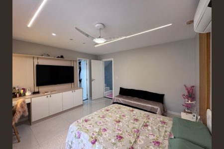 Casa de condomínio à venda com 217m², 3 quartos e 1 vagaSuíte 1