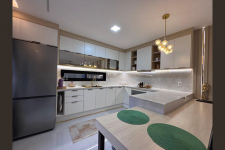 Casa de condomínio à venda com 217m², 3 quartos e 1 vagaCozinha