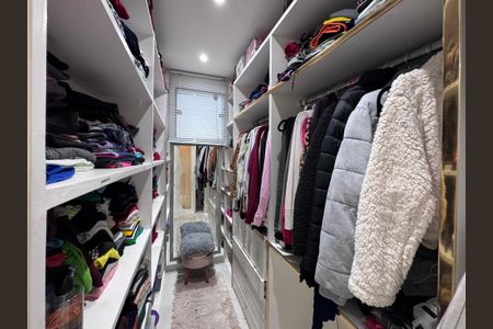 Casa de condomínio à venda com 217m², 3 quartos e 1 vagaSuíte 1 - Closet