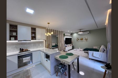 Casa de condomínio à venda com 217m², 3 quartos e 1 vagaSala