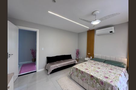 Casa de condomínio à venda com 217m², 3 quartos e 1 vagaSuíte 1