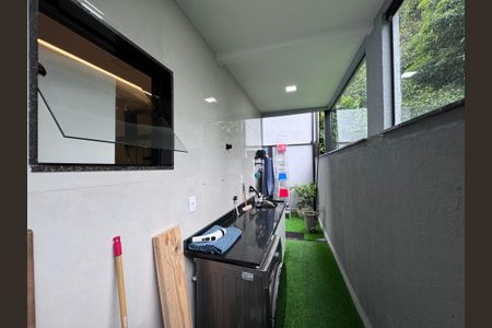 Casa de condomínio à venda com 217m², 3 quartos e 1 vagaÁrea de Serviço