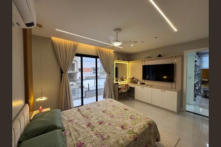 Casa de condomínio à venda com 217m², 3 quartos e 1 vagaSuíte 1