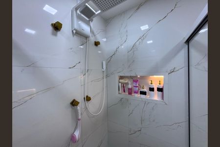 Casa de condomínio à venda com 217m², 3 quartos e 1 vagaSuíte 1 - Banheiro