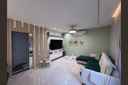 Casa de condomínio à venda com 217m², 3 quartos e 1 vagaSala