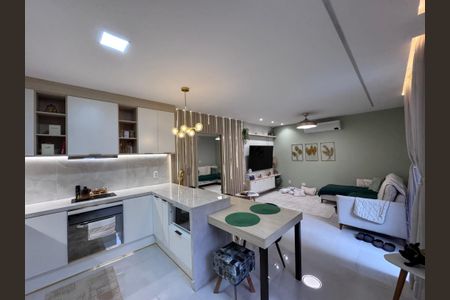 Casa de condomínio à venda com 217m², 3 quartos e 1 vagaSala