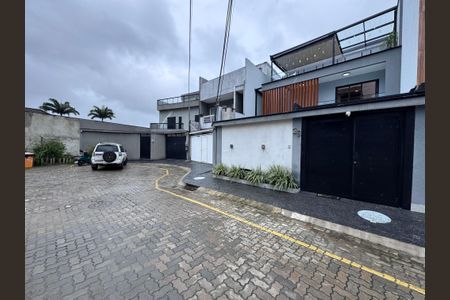 Casa de condomínio à venda com 217m², 3 quartos e 1 vagaFachada