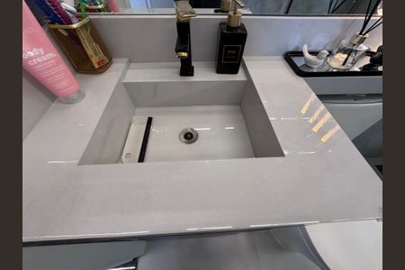 Casa de condomínio à venda com 217m², 3 quartos e 1 vagaSuíte 3 - Banheiro