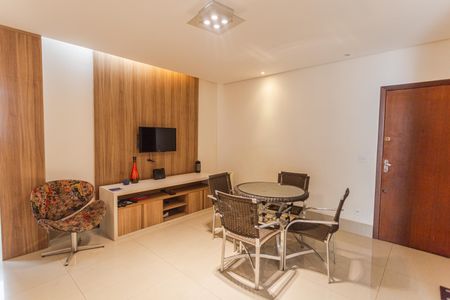 Sala de apartamento para alugar com 3 quartos, 200m² em Fernão Dias, Belo Horizonte