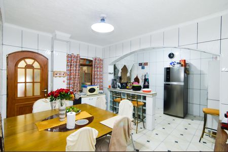 Casa à venda com 480m², 2 quartos e 2 vagasCozinha