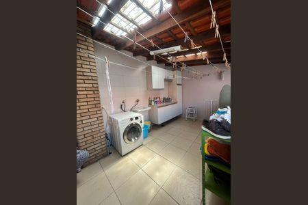 Casa à venda com 190m², 3 quartos e 2 vagasÁrea de serviço