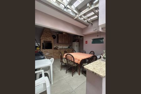 Casa à venda com 190m², 3 quartos e 2 vagasÁrea externa