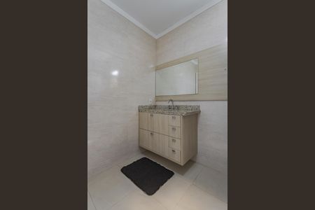 Casa para alugar com 220m², 3 quartos e 3 vagasBanheiro