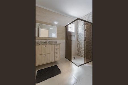 Casa para alugar com 220m², 3 quartos e 3 vagasBanheiro