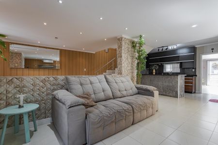 Casa para alugar com 220m², 3 quartos e 3 vagasSala