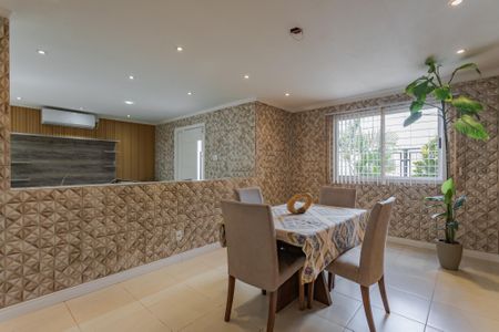 Sala de casa à venda com 3 quartos, 220m² em Jardim Sabará, Porto Alegre