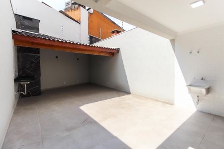 Casa à venda com 130m², 3 quartos e 2 vagasChurrasqueira - Área de Serviço