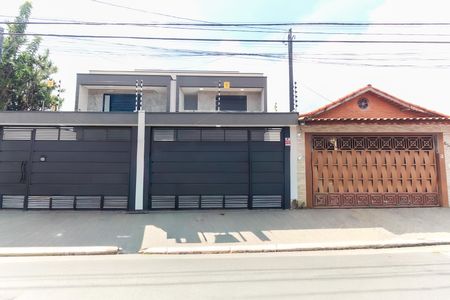 Casa à venda com 130m², 3 quartos e 2 vagasFachada