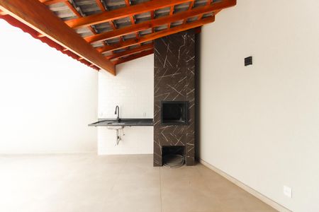 Casa à venda com 130m², 3 quartos e 2 vagasChurrasqueira - Área de Serviço