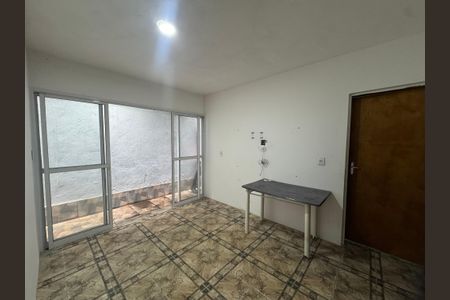 Sala de casa para alugar com 2 quartos, 180m² em Parque Santos Dumont, Guarulhos