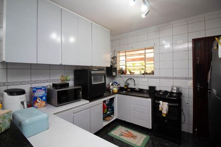 Casa à venda com 162m², 3 quartos e 4 vagas Casa à venda com 162m², 3 quartos e 4 vagasCozinha