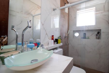 Casa à venda com 162m², 3 quartos e 4 vagas Casa à venda com 162m², 3 quartos e 4 vagasBanheiro 2