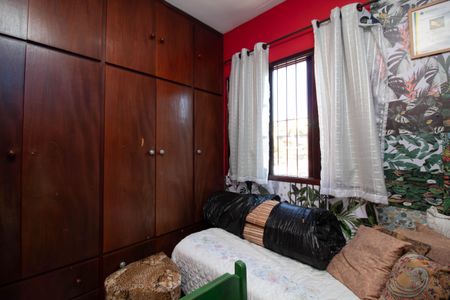 Casa à venda com 162m², 3 quartos e 4 vagas Casa à venda com 162m², 3 quartos e 4 vagasQuarto 2