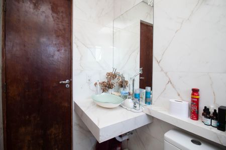 Casa à venda com 162m², 3 quartos e 4 vagas Casa à venda com 162m², 3 quartos e 4 vagasBanheiro 2