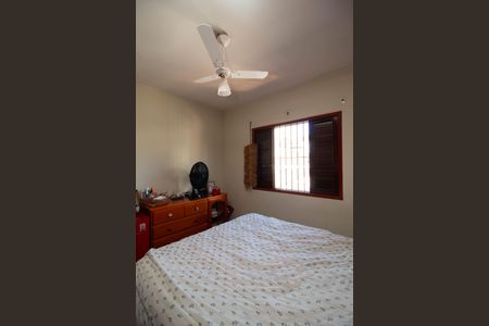 Casa à venda com 162m², 3 quartos e 4 vagas Casa à venda com 162m², 3 quartos e 4 vagasQuarto 1