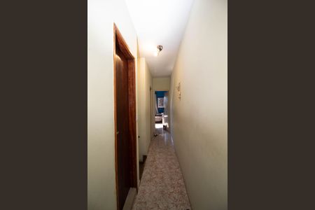 Casa à venda com 162m², 3 quartos e 4 vagas Casa à venda com 162m², 3 quartos e 4 vagasCorredor