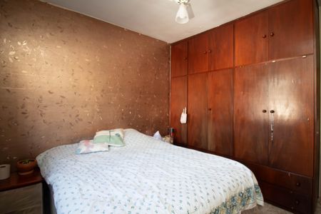 Casa à venda com 162m², 3 quartos e 4 vagas Casa à venda com 162m², 3 quartos e 4 vagasQuarto 1