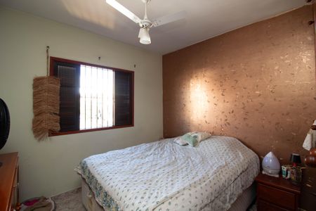 Casa à venda com 162m², 3 quartos e 4 vagas Casa à venda com 162m², 3 quartos e 4 vagasQuarto 1