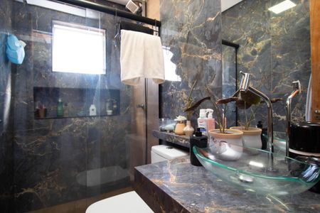 Casa à venda com 162m², 3 quartos e 4 vagas Casa à venda com 162m², 3 quartos e 4 vagasBanheiro 1