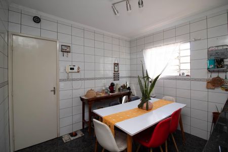 Casa à venda com 162m², 3 quartos e 4 vagas Casa à venda com 162m², 3 quartos e 4 vagasCozinha