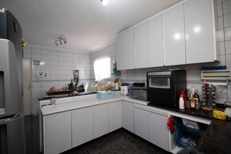 Casa à venda com 162m², 3 quartos e 4 vagas Casa à venda com 162m², 3 quartos e 4 vagasCozinha