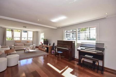 Casa à venda com 5 quartos, 848m² em Morumbi, São Paulo