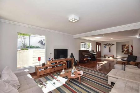 Casa à venda com 5 quartos, 848m² em Morumbi, São Paulo