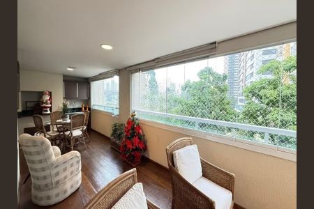 Apartamento à venda com 206m², 3 quartos e 3 vagas