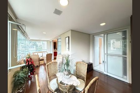 Apartamento à venda com 206m², 3 quartos e 3 vagas