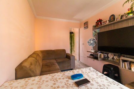 Sala de apartamento para alugar com 3 quartos, 60m² em Conjunto Residencial José Bonifácio, São Paulo