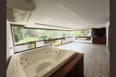 Apartamento à venda com 157m², 3 quartos e 2 vagas