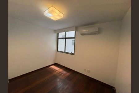 Apartamento à venda com 157m², 3 quartos e 2 vagas