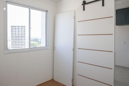 Suíte de apartamento para alugar com 1 quarto, 28m² em Parque Industrial Tomas Edson, São Paulo