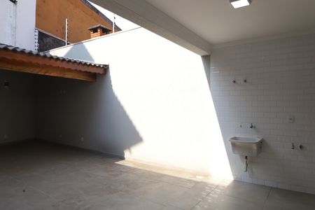 Casa à venda com 130m², 3 quartos e 2 vagasÁrea de Serviço