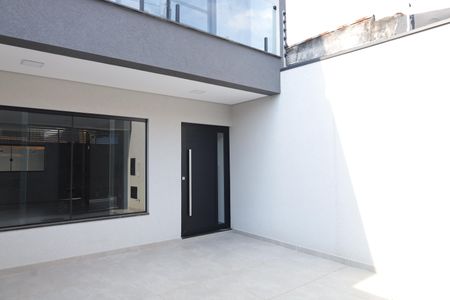 Casa à venda com 130m², 3 quartos e 2 vagasGaragem