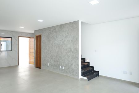 Sala de casa à venda com 3 quartos, 130m² em Vila Jacuí, São Paulo