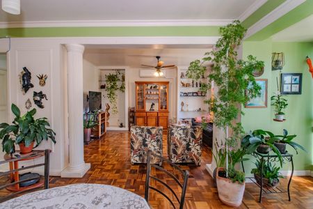 Sala de apartamento à venda com 3 quartos, 132m² em Petrópolis, Porto Alegre