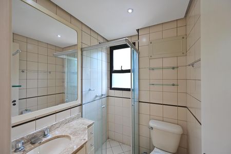 Banheiro Social de apartamento para alugar com 1 quarto, 48m² em Vila Monte Alegre, São Paulo