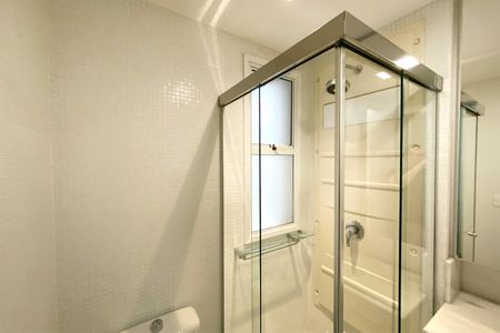 Apartamento para alugar com 303m², 4 quartos e 3 vagas Apartamento para alugar com 303m², 4 quartos e 3 vagasBanheiro da Suíte 3